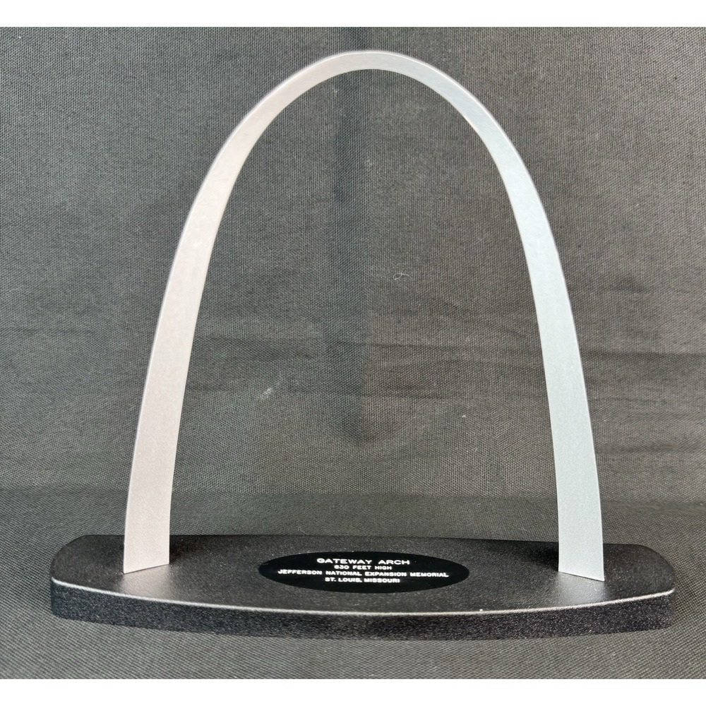 Rare vintage MCM Gateway Arch 7" tall St. Louis Historical assoc Souvenir 1974